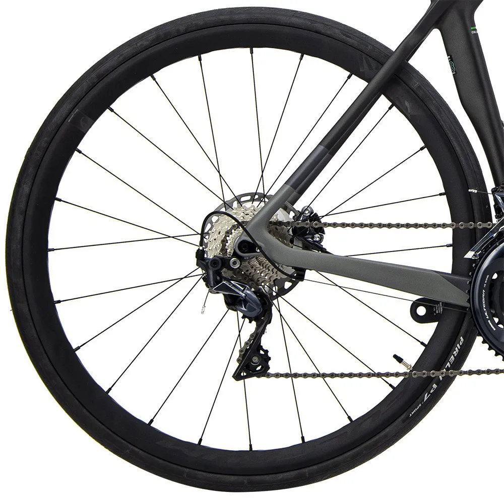 Bianchi Oltre XR3 Ultegra R8000 2023 Road Bike 4 Bianchi Oltre XR3 Ultegra R8000 2023 Road Bike - Image 4