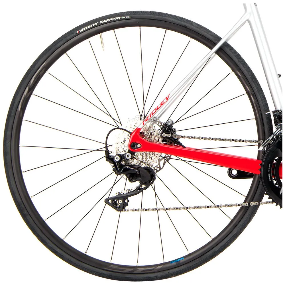 Ridley Fenix SL Disc Carbon 105 Mix 2021 Road Bike 4 Ridley Fenix SL Disc Carbon 105 Mix 2021 Road Bike - Image 4